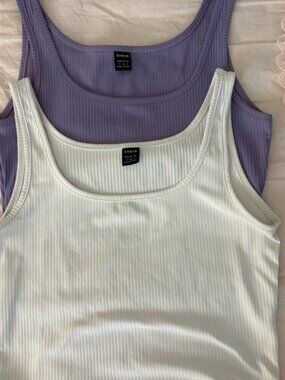 SHEIN Women's Ribbed Tank Tops - Purple and White